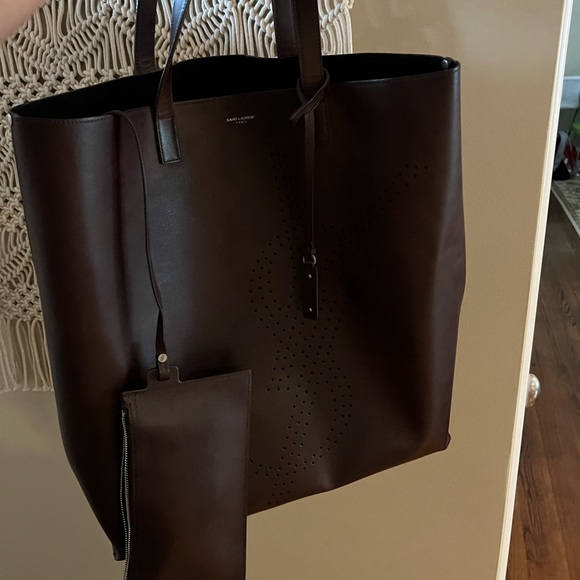 Last day of Flash sale!!!! YSL tote with dust bag and tags - Picture 1 of 2